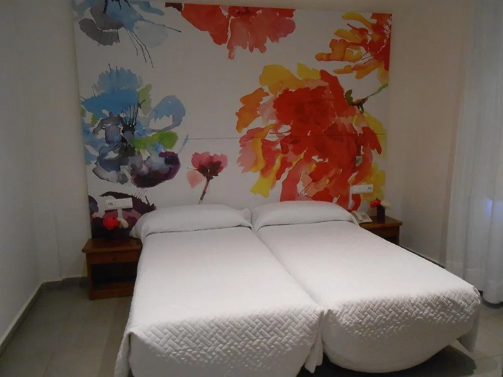 Hotel S'Agoita Platja d'Aro  3*,