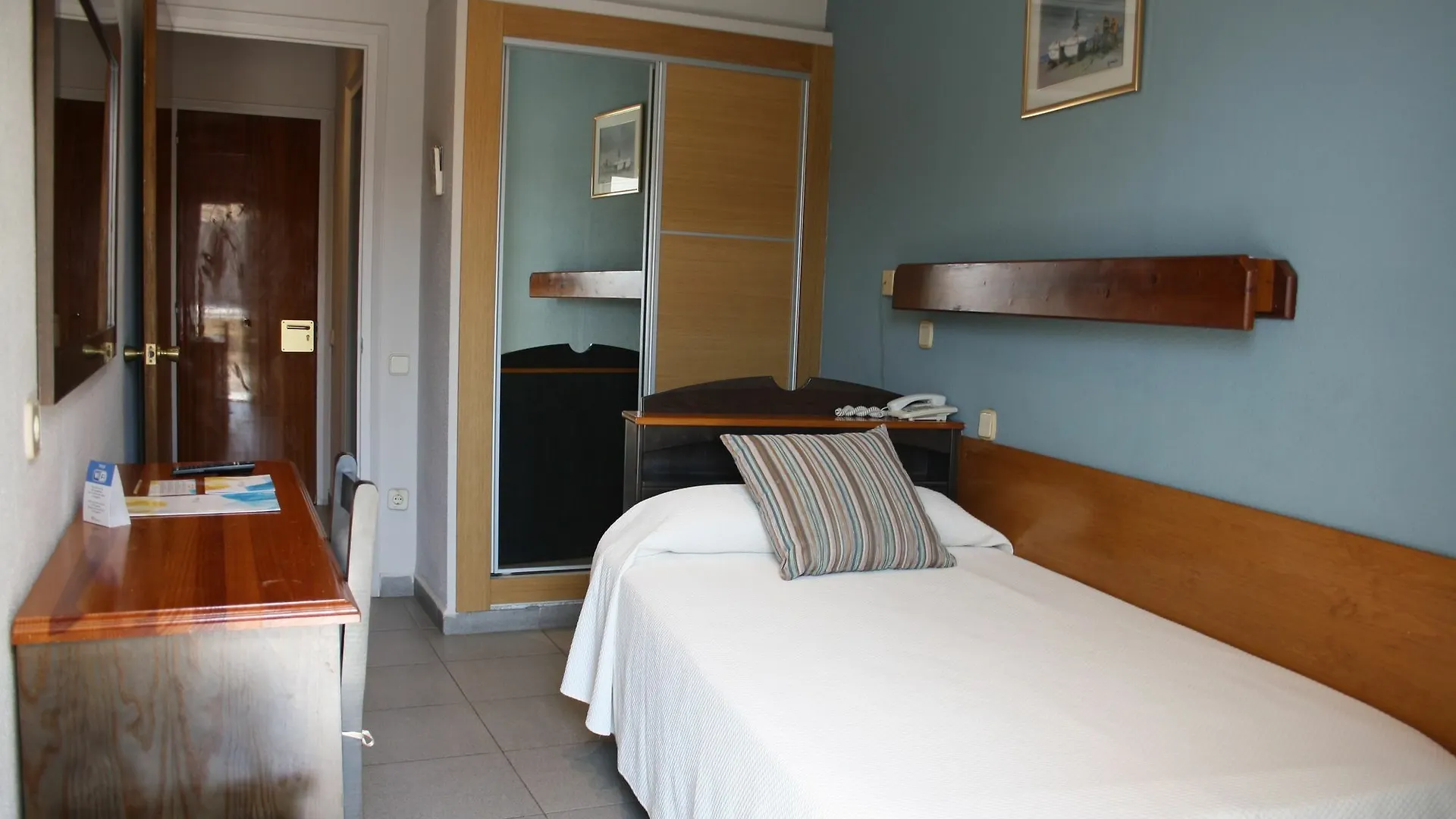 Hotel S'Agoita Platja d'Aro  3*,